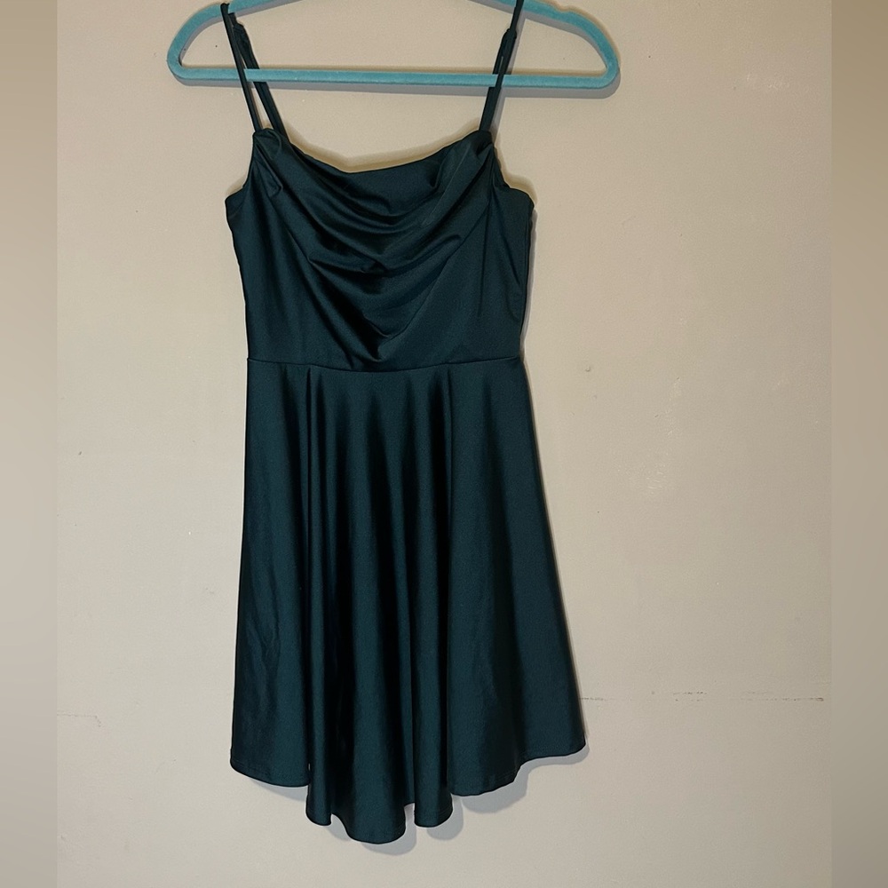 Emerald green Dress graduation formal homecoming - Picture 1 of 3
